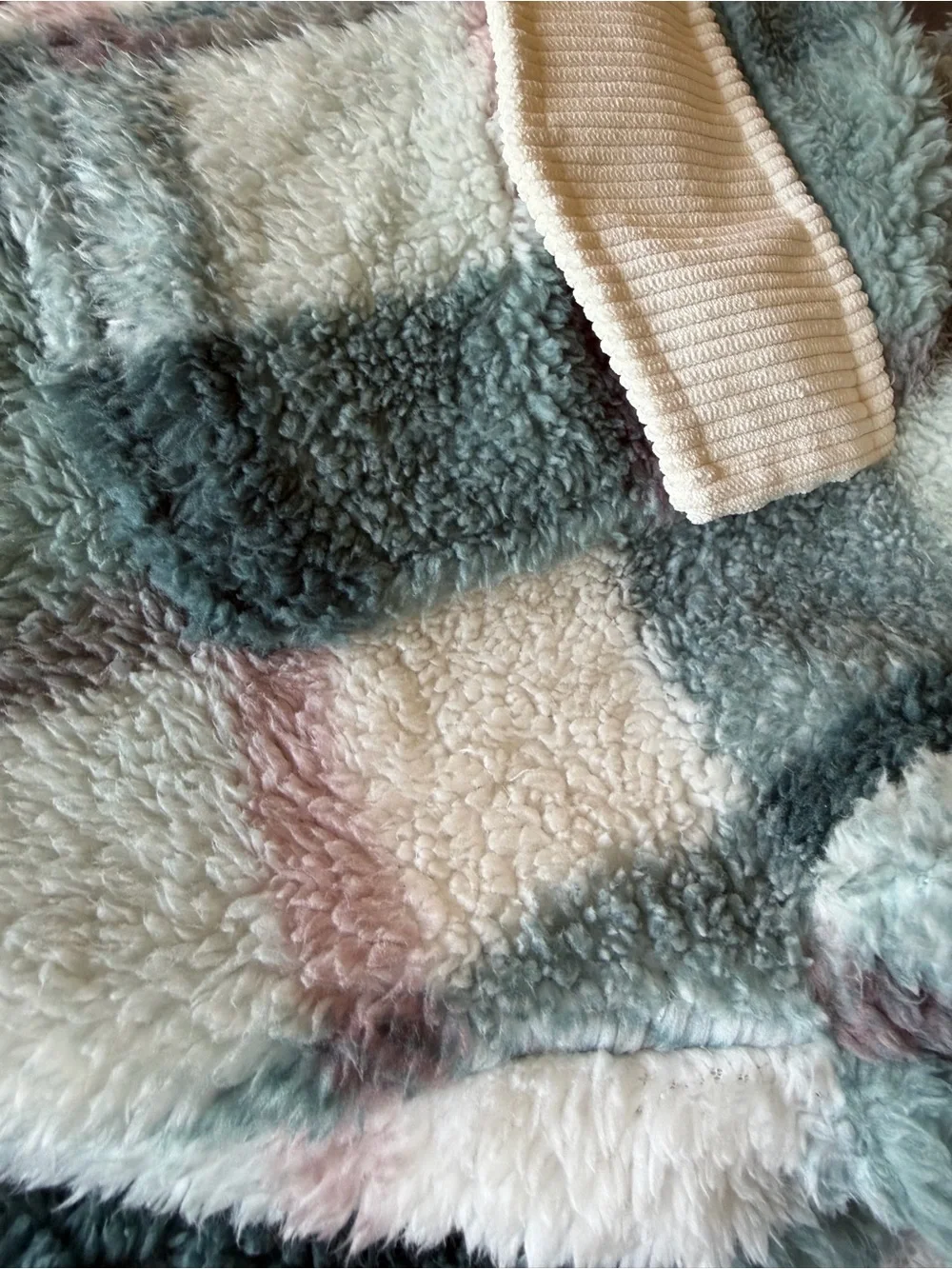 Hippie Rose Plush Plaid Teddy Jacket in Light Blue and Cream Small - Picture 4 of 4